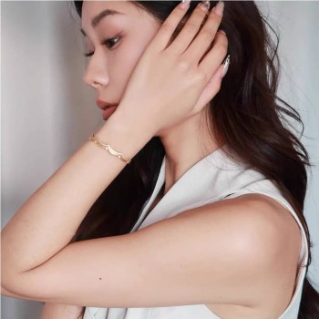 Mermaid Collection Brushed Stackable Wave Bracelet