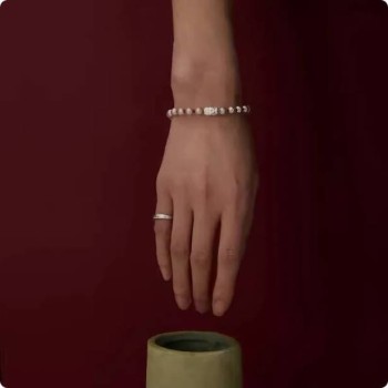 Women'S High-End Red Floating White Bracelet